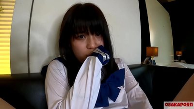 Gadis Jepun berusia 18 tahun dengan tetek kecil memancut dan syahwat dengan jari fucking dan mainan seks. Gadis Asia dalam kostum cosplay sekolah memberikan blowjobs dalam video amatur. Mao 7 OSAKAORN.